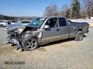 ✅ 2000 Chevrolet Silverado 1500 LT • VIN: 1GCEC19T4YZ183443 • Лот: 46605465. Опубликован ранее на Copart с пробегом Не указан. Бесплатный доступ к архиву аукционных продаж из США и подробный отчёт об истории автомобиля на DreamBid. Изображение 1.
