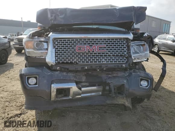 ✅ 2016 GMC Sierra 3500HD Denali • VIN: 1GT42YE80GF247227 • Лот: 84787015. Опубликован ранее на Copart с пробегом Не указан. Бесплатный доступ к архиву аукционных продаж из США и подробный отчёт об истории автомобиля на DreamBid. Изображение 5.