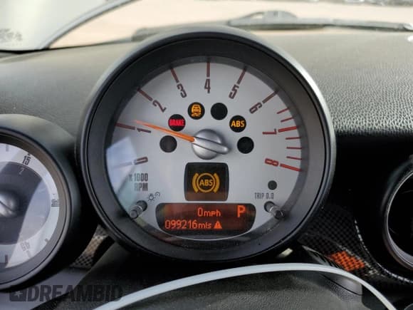 ✅ 2012 MINI Convertible S • VIN: WMWZP3C58CT250629 • Лот: 57265655. Опубликован ранее на Copart с пробегом 99 216 миль. Бесплатный доступ к архиву аукционных продаж из США и подробный отчёт об истории автомобиля на DreamBid. Изображение 9.