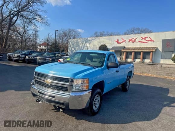 ✅ 2008 Chevrolet Silverado 2500HD Work Truck • VIN: 1GCHK24628E191572 • Лот: 95887625. Опубликован ранее на Copart с пробегом Не указан. Бесплатный доступ к архиву аукционных продаж из США и подробный отчёт об истории автомобиля на DreamBid. Изображение 2.