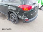 ✅ 2013 Toyota RAV4 LE • VIN: 2T3ZFREV9DW011708 • Lot: 43503507. Wystawiony na IAAI z przebiegiem 120 727 mil. Bezpłatny archiwum sprzedaży aukcyjnych z USA i szczegółowy raport historii pojazdu na DreamBid. Zdjęcie 6.