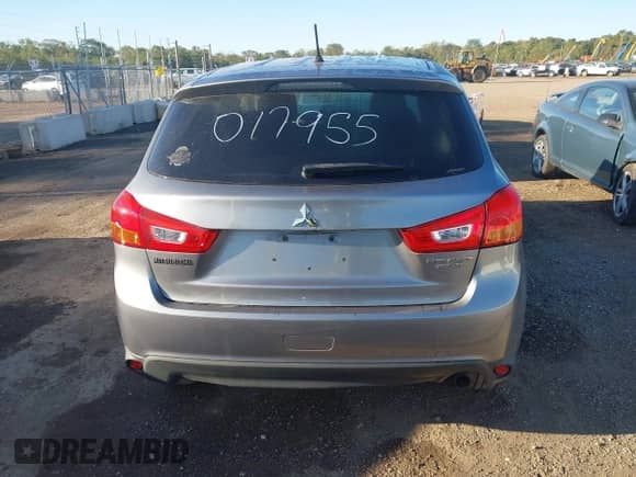 2013 Mitsubishi Outlander ES z VIN 4A4AR3AU3DE017955, wystawiony jako IAAI lot #43422506 z przebiegiem 153 214 mil mil oraz . Historia ofert i sprzedaży dostępna na DreamBid. Obrazek 17.