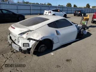 ✅ 2018 Nissan 370Z • VIN: JN1AZ4EH4JM571102 • Лот: 67693784. Опубликован ранее на Copart с пробегом Не указан. Бесплатный доступ к архиву аукционных продаж из США и подробный отчёт об истории автомобиля на DreamBid. Изображение 3.