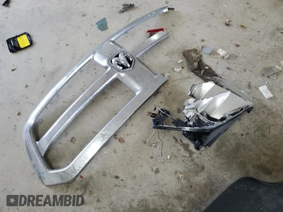 ✅ 2018 Ram 1500 Big Horn • VIN: 1C6RR7GG5JS106501 • Lot: 83779625. Listed on Copart with 174,890 mi. Free auction sales archive from the USA and detailed vehicle history report at DreamBid. Image 12.