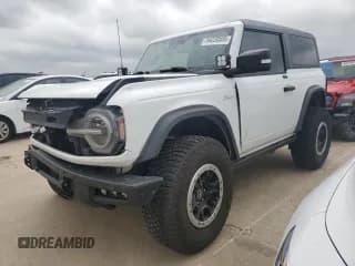 ✅ 2021 Ford Bronco • VIN: 1FMDE5CP3MLB04071 • Лот: 54220505. Опубликован ранее на Copart с пробегом 28 385 миль. Бесплатный доступ к архиву аукционных продаж из США и подробный отчёт об истории автомобиля на DreamBid. Изображение 1.