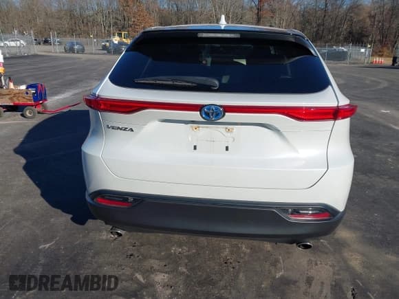 ✅ 2023 Toyota Venza XLE • VIN: JTEAAAAH1PJ145592 • Lot: 43680581. Wystawiony na IAAI z przebiegiem 16 229 mil. Bezpłatny archiwum sprzedaży aukcyjnych z USA i szczegółowy raport historii pojazdu na DreamBid. Zdjęcie 16.
