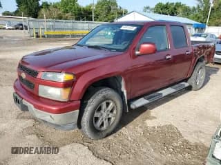 ✅ 2010 Chevrolet Colorado 1LT • VIN: 1GCJTCDE8A8133689 • Лот: 64931975. Опубликован ранее на Copart с пробегом 150 428 миль. Бесплатный доступ к архиву аукционных продаж из США и подробный отчёт об истории автомобиля на DreamBid. Изображение 1.