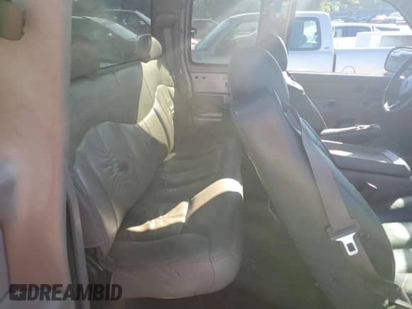 ✅ 2000 Chevrolet Silverado 1500 LT • VIN: 2GCEK19T4Y1307531 • Lot: 62422484. Wystawiony na Copart z przebiegiem 200 088 mil mil. Skorzystaj z bezpłatnego archiwum sprzedaży aukcyjnych z USA i zobacz szczegółowy raport historii pojazdu na DreamBid. Zdjęcie 10.