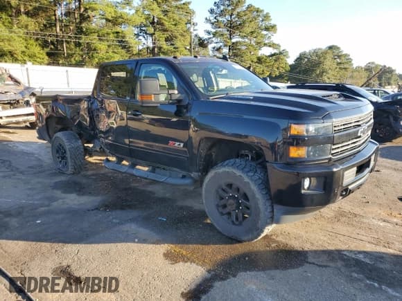 ✅ 2018 Chevrolet Silverado 2500HD LTZ • VIN: 1GC1KWEY9JF282864 • Lot: 91577195. Wystawiony na Copart z przebiegiem 78 409 mil. Bezpłatny archiwum sprzedaży aukcyjnych z USA i szczegółowy raport historii pojazdu na DreamBid. Zdjęcie 4.