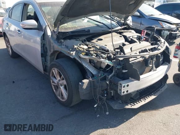 ✅ 2013 Nissan Altima SV • VIN: 1N4AL3AP8DN436764 • Lot: 41376209. Wystawiony na IAAI z przebiegiem 105 369 mil. Bezpłatny archiwum sprzedaży aukcyjnych z USA i szczegółowy raport historii pojazdu na DreamBid. Zdjęcie 6.