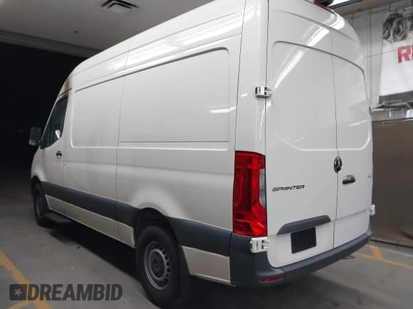✅ 2023 Mercedes-Benz Sprinter Cargo • VIN: W1Y70BGY0PT127518 • Лот: 42420164. Опубликован ранее на IAAI с пробегом Не указан. Бесплатный доступ к архиву аукционных продаж из США и подробный отчёт об истории автомобиля на DreamBid. Изображение 3.