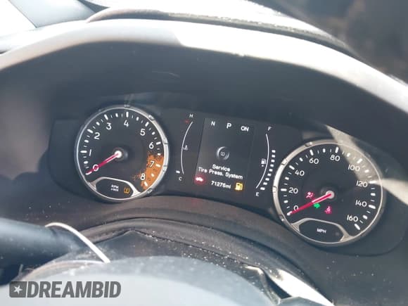 ✅ 2018 Jeep Renegade Latitude • VIN: ZACCJBBB6JPJ44553 • Lot: 42422250. Wystawiony na IAAI z przebiegiem 71 276 mil. Bezpłatny archiwum sprzedaży aukcyjnych z USA i szczegółowy raport historii pojazdu na DreamBid. Zdjęcie 7.