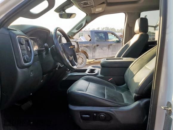 ✅ 2020 Chevrolet Silverado 2500HD LTZ • VIN: 1GC4YPEY5LF219250 • Лот: 72065755. Опубликован ранее на Copart с пробегом 83 871 миль. Бесплатный доступ к архиву аукционных продаж из США и подробный отчёт об истории автомобиля на DreamBid. Изображение 7.