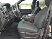 ✅ 2022 Ram 3500 Tradesman • VIN: 3C63R3GL7NG396989 • Lot: 55659625. Wystawiony na Copart z przebiegiem 51 431 mil. Bezpłatny archiwum sprzedaży aukcyjnych z USA i szczegółowy raport historii pojazdu na DreamBid. Zdjęcie 7.