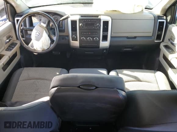 ✅ 2009 Dodge 1500 SLT • VIN: 1D3HV13T59J508253 • Lot: 88842415. Wystawiony na Copart z przebiegiem 245 675 mil. Bezpłatny archiwum sprzedaży aukcyjnych z USA i szczegółowy raport historii pojazdu na DreamBid. Zdjęcie 8.