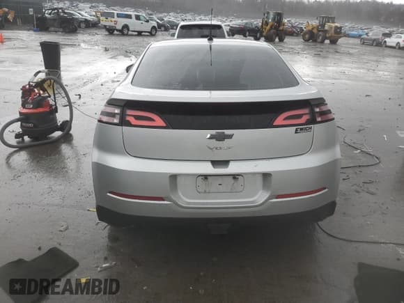 ✅ 2013 Chevrolet Volt • VIN: 1G1RA6E46DU143545 • Lot: 84119824. Wystawiony na Copart z przebiegiem Nie podano. Bezpłatny archiwum sprzedaży aukcyjnych z USA i szczegółowy raport historii pojazdu na DreamBid. Zdjęcie 6.