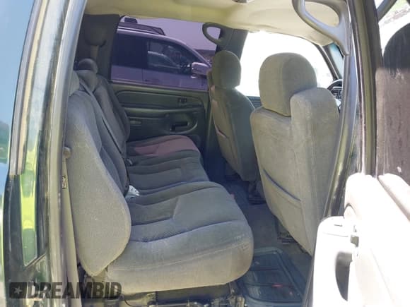 ✅ 2005 Chevrolet Silverado 2500HD LS • VIN: 1GCHK232X5F925606 • Lot: 42553752. Wystawiony na IAAI z przebiegiem 287 123 mil. Bezpłatny archiwum sprzedaży aukcyjnych z USA i szczegółowy raport historii pojazdu na DreamBid. Zdjęcie 8.