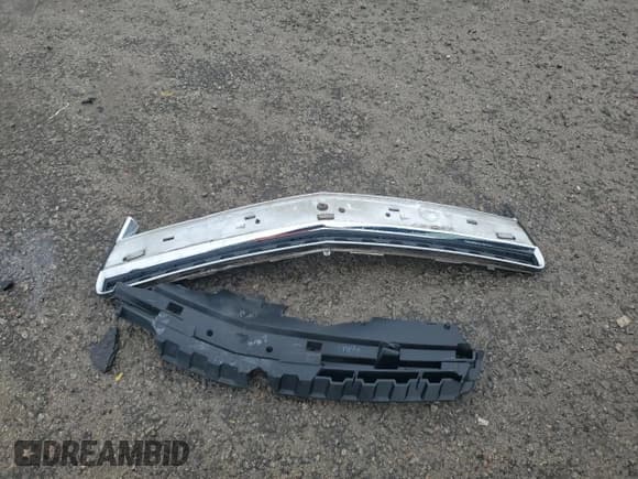 ✅ 2014 Chevrolet Captiva Sport LT • VIN: 3GNAL3EKXES624953 • Lot: 84183614. Wystawiony na Copart z przebiegiem 98 697 mil. Bezpłatny archiwum sprzedaży aukcyjnych z USA i szczegółowy raport historii pojazdu na DreamBid. Zdjęcie 15.