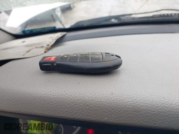 ✅ 2010 Dodge 1500 SLT • VIN: 1D7RV1GT7AS137785 • Lot: 41519997. Wystawiony na IAAI z przebiegiem 204 854 mil. Bezpłatny archiwum sprzedaży aukcyjnych z USA i szczegółowy raport historii pojazdu na DreamBid. Zdjęcie 11.