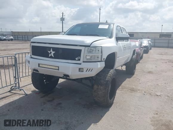 ✅ 2013 Chevrolet Silverado 1500 LTZ • VIN: 3GCUKTE29DG143201 • Lot: 42438667. Wystawiony na IAAI z przebiegiem 152 535 mil. Bezpłatny archiwum sprzedaży aukcyjnych z USA i szczegółowy raport historii pojazdu na DreamBid. Zdjęcie 2.