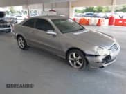 ✅ 2005 Mercedes-Benz CLK 320 • VIN: WDBTJ65J85F145093 • Lot: 42580482. Wystawiony na IAAI z przebiegiem 159 961 mil. Bezpłatny archiwum sprzedaży aukcyjnych z USA i szczegółowy raport historii pojazdu na DreamBid. Zdjęcie 1.