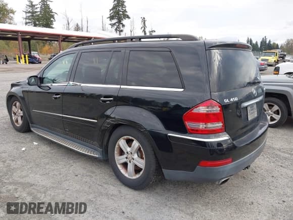 ✅ 2007 Mercedes-Benz GL 450 • VIN: 4JGBF71EX7A174782 • Lot: 43497133. Wystawiony na IAAI z przebiegiem 197 709 mil. Bezpłatny archiwum sprzedaży aukcyjnych z USA i szczegółowy raport historii pojazdu na DreamBid. Zdjęcie 3.
