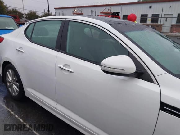 ✅ 2015 Kia Optima EX • VIN: 5XXGN4A76FG364255 • Lot: 43565644. Wystawiony na IAAI z przebiegiem 94 175 mil. Bezpłatny archiwum sprzedaży aukcyjnych z USA i szczegółowy raport historii pojazdu na DreamBid. Zdjęcie 13.