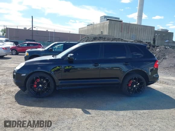 ✅ 2009 Porsche Cayenne GTS • VIN: WP1AD29P59LA62914 • Lot: 42307217. Wystawiony na IAAI z przebiegiem 138 248 mil. Bezpłatny archiwum sprzedaży aukcyjnych z USA i szczegółowy raport historii pojazdu na DreamBid. Zdjęcie 14.