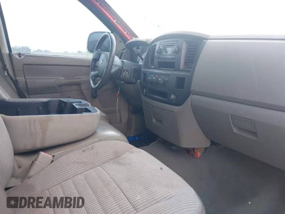 2007 Dodge 1500 ST z VIN 1D7HA18K37J537497, wystawiony jako IAAI lot #42704294 z przebiegiem 206 168 mil mil oraz . Historia ofert i sprzedaży dostępna na DreamBid. Obrazek 5.