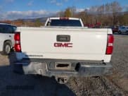 ✅ 2015 GMC Sierra 2500HD • VIN: 1GT11XEG8FF573573 • Lot: 43579173. Listed on IAAI with 213,653 mi. Free auction sales archive from the USA and detailed vehicle history report at DreamBid. Image 17.