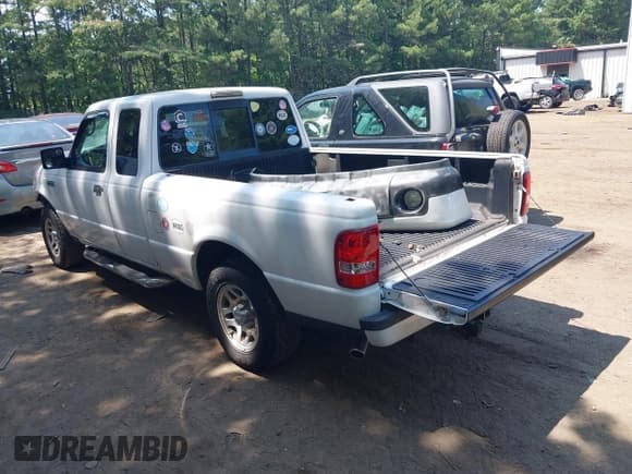 ✅ 2011 Ford Ranger XLT • VIN: 1FTKR4EEXBPA21538 • Lot: 42573198. Listed on IAAI with 117,192 mi. Free auction sales archive from the USA and detailed vehicle history report at DreamBid. Image 3.