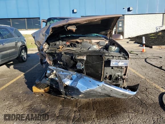 ✅ 1994 Chevrolet Silverado 1500 • VIN: 2GCEC19H3R1164159 • Lot: 84582515. Wystawiony na Copart z przebiegiem 177 437 mil. Bezpłatny archiwum sprzedaży aukcyjnych z USA i szczegółowy raport historii pojazdu na DreamBid. Zdjęcie 5.