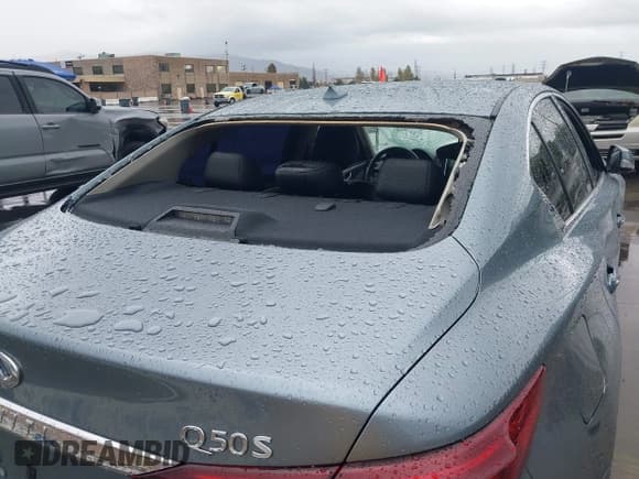 ✅ 2018 Infiniti Q50 Luxe • VIN: JN1EV7AP4JM356363 • Lot: 43443105. Listed on IAAI with 75,011 mi. Free auction sales archive from the USA and detailed vehicle history report at DreamBid. Image 18.