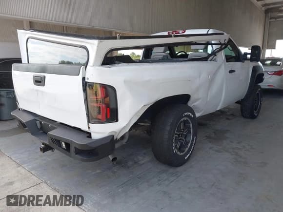 ✅ 2007 Chevrolet Silverado 1500 Work Truck • VIN: 1GCEC14C37E519953 • Lot: 43124498. Wystawiony na IAAI z przebiegiem 297 930 mil. Bezpłatny archiwum sprzedaży aukcyjnych z USA i szczegółowy raport historii pojazdu na DreamBid. Zdjęcie 4.