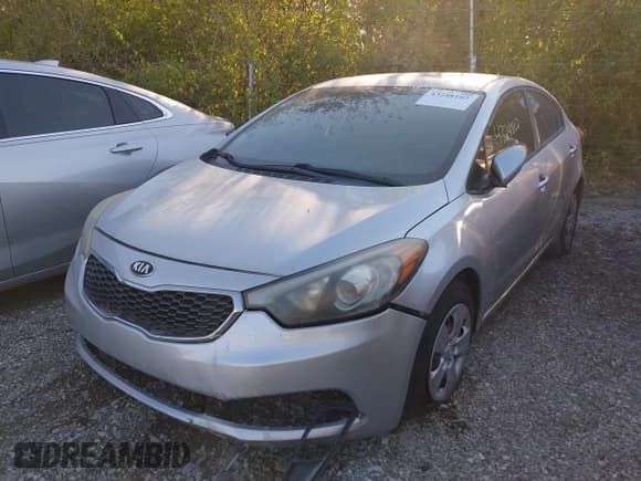✅ 2015 Kia Forte LX • VIN: KNAFK4A63F5264465 • Лот: 43248102. Опубликован ранее на IAAI с пробегом 91 980 миль. Бесплатный доступ к архиву аукционных продаж из США и подробный отчёт об истории автомобиля на DreamBid. Изображение 6.
