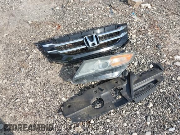 ✅ 2014 Honda Odyssey EX-L • VIN: 5FNRL5H60EB120877 • Lot: 42061130. Wystawiony na IAAI z przebiegiem 215 356 mil. Bezpłatny archiwum sprzedaży aukcyjnych z USA i szczegółowy raport historii pojazdu na DreamBid. Zdjęcie 12.