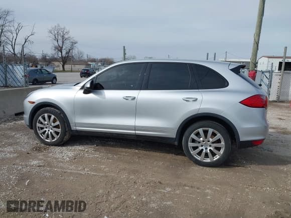 ✅ 2012 Porsche Cayenne • VIN: WP1AA2A20CLA08498 • Lot: 41859811. Listed on IAAI with 96,091 mi. Free auction sales archive from the USA and detailed vehicle history report at DreamBid. Image 14.