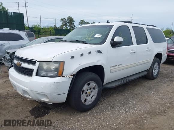 ✅ 2010 Chevrolet Suburban LT • VIN: 1GNUKJE31AR158534 • Lot: 42250669. Listed on IAAI with Not provided. Free auction sales archive from the USA and detailed vehicle history report at DreamBid. Image 2.