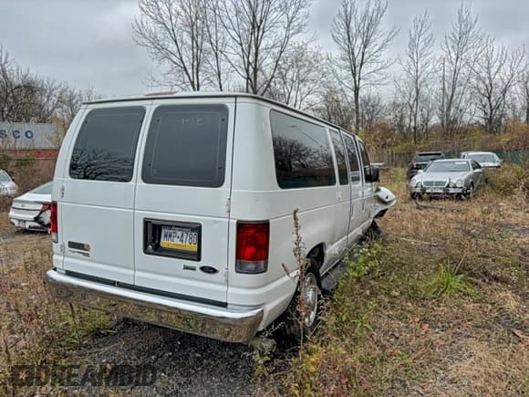✅ 2014 Ford Econoline Passenger XL • VIN: 1FBNE3BL4EDA76924 • Лот: 94275905. Опубликован ранее на Copart с пробегом Не указан. Бесплатный доступ к архиву аукционных продаж из США и подробный отчёт об истории автомобиля на DreamBid. Изображение 4.