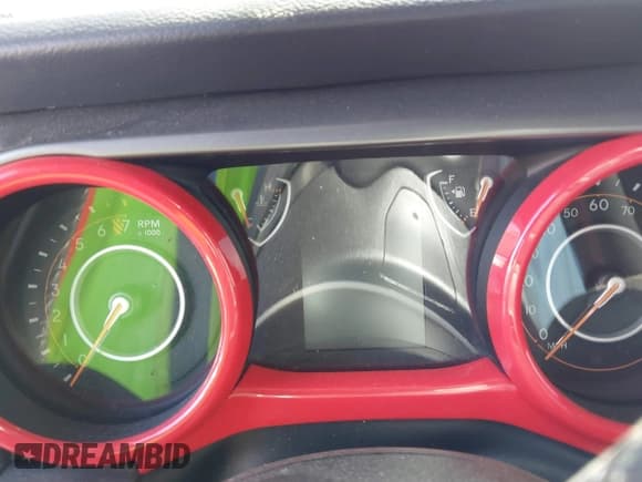 ✅ 2022 Jeep Gladiator Willys Sport • VIN: 1C6HJTAG0NL180848 • Lot: 41778129. Wystawiony na IAAI z przebiegiem Nie podano. Bezpłatny archiwum sprzedaży aukcyjnych z USA i szczegółowy raport historii pojazdu na DreamBid. Zdjęcie 7.