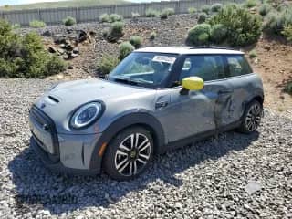 2022 MINI Hardtop Cooper SE with VIN WMW13DJ09N2R90589, listed as a Copart auction lot 56994225 with 34,522 mi miles and Salvage title. Bid and sale history available at DreamBid. Image 1.
