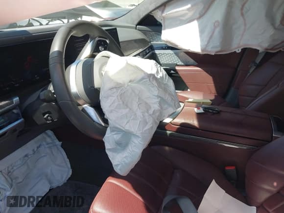 ✅ 2023 BMW i7 xDrive60 • VIN: WBY53EJ02PCN43351 • Lot: 43082397. Wystawiony na IAAI z przebiegiem 33 929 mil. Bezpłatny archiwum sprzedaży aukcyjnych z USA i szczegółowy raport historii pojazdu na DreamBid. Zdjęcie 19.