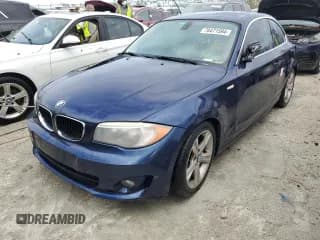 ✅ 2013 BMW 1 Series 128i • VIN: WBAUP7C51DVP24816 • Lot: 76471594. Wystawiony na Copart z przebiegiem Nie podano. Bezpłatny archiwum sprzedaży aukcyjnych z USA i szczegółowy raport historii pojazdu na DreamBid. Zdjęcie 1.