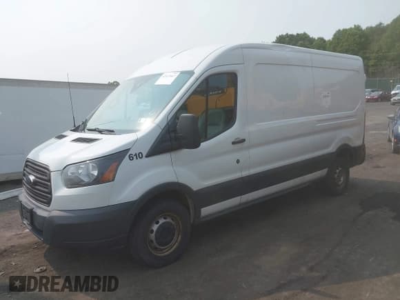 ✅ 2018 Ford Transit • VIN: 1FTYR2CM5JKA24044 • Lot: 42422667. Listed on IAAI with 279,853 mi. Free auction sales archive from the USA and detailed vehicle history report at DreamBid. Image 2.