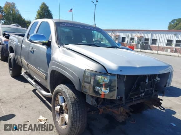 2009 Chevrolet Silverado 1500 LT z VIN 1GCEK29J79Z126226, wystawiony jako IAAI lot #43485064 z przebiegiem 249 687 mil mil oraz . Historia ofert i sprzedaży dostępna na DreamBid. Obrazek 1.