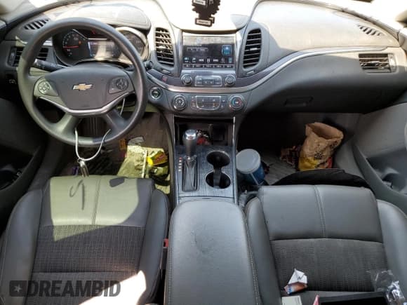 ✅ 2018 Chevrolet Impala LT • VIN: 1G11Z5SAXJU105211 • Lot: 71728424. Wystawiony na Copart z przebiegiem 164 815 mil. Bezpłatny archiwum sprzedaży aukcyjnych z USA i szczegółowy raport historii pojazdu na DreamBid. Zdjęcie 8.