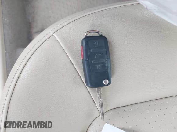 ✅ 2008 Volkswagen Beetle S • VIN: 3VWRW31C38M523065 • Lot: 41802540. Listed on IAAI with 151,065 mi. Free auction sales archive from the USA and detailed vehicle history report at DreamBid. Image 11.