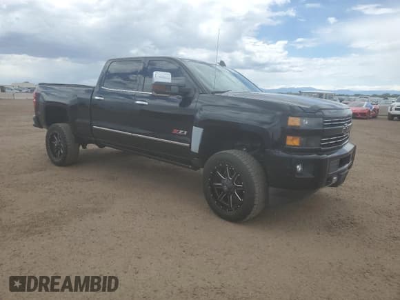 ✅ 2015 Chevrolet Silverado 2500HD LTZ • VIN: 1GC1KWEG6FF668690 • Lot: 57828435. Wystawiony na Copart z przebiegiem 138 217 mil. Bezpłatny archiwum sprzedaży aukcyjnych z USA i szczegółowy raport historii pojazdu na DreamBid. Zdjęcie 4.