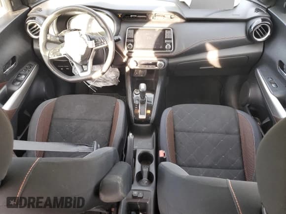 ✅ 2019 Nissan Kicks S • VIN: 3N1CP5CU4KL470335 • Lot: 92367815. Listed on Copart with 102,214 mi. Free auction sales archive from the USA and detailed vehicle history report at DreamBid. Image 8.