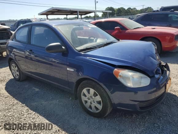 2009 Hyundai Accent Auto GS z VIN KMHCM36C19U134442, wystawiony jako Copart lot #74589794 z przebiegiem 132 618 mil mil oraz Czysty tytuł • Clean title. Historia ofert i sprzedaży dostępna na DreamBid. Obrazek 4.